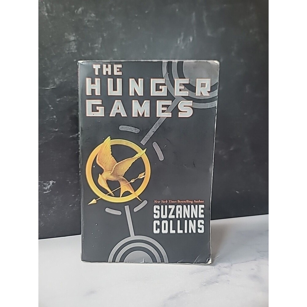Hunger Games (Hunger Games, Book One) by Suzanne Collins (2010, Trade Paperback)